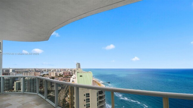 Building Photo - 16001 Collins Ave