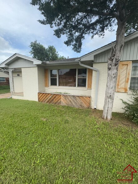 Building Photo - 1637 NW 26th St