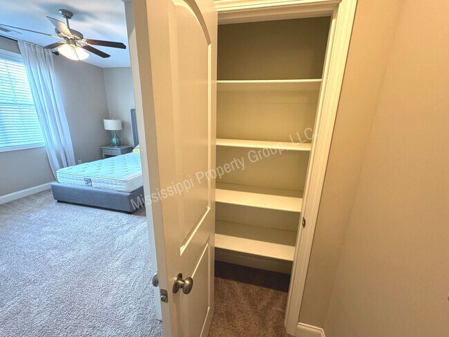 Building Photo - 3BR/3.5BA FURNISHED For Rent