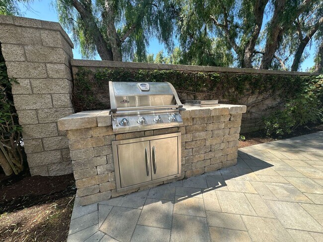 Building Photo - Newly Remodeled 4 Bedroom Aliso Viejo Home...