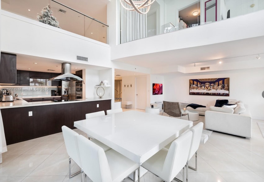 Building Photo - 7928 East Dr