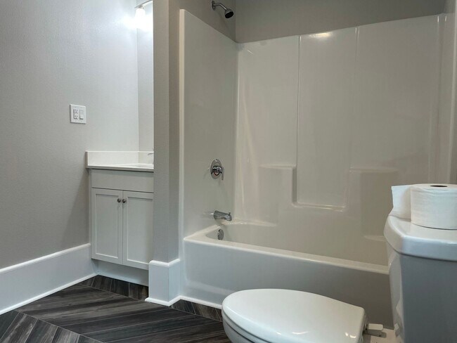 Building Photo - 2421 Rucker- 4 Unit