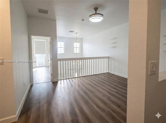 Building Photo - 7406 NW 108th Path