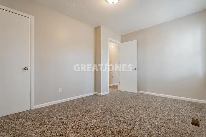 Building Photo - 1205 Widgean Dr