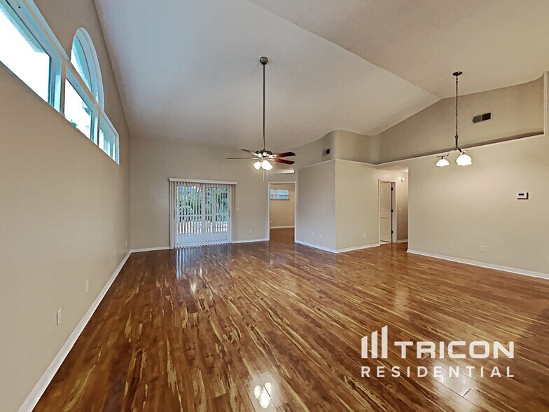 Building Photo - 4004 Moreland Dr