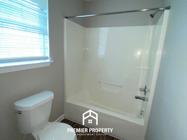 Building Photo - Charming 3BR/2BA in Raleigh | Hardwood Floors & Large Fenced Backyard