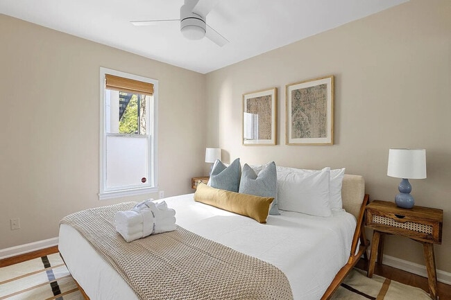 Building Photo - 4 Gateway Walk