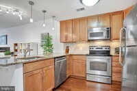 Building Photo - 888 N Quincy St