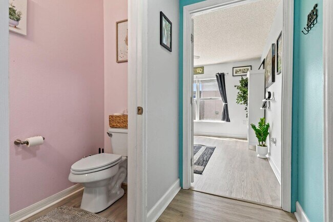 Building Photo - 3861 SW Chaffin St