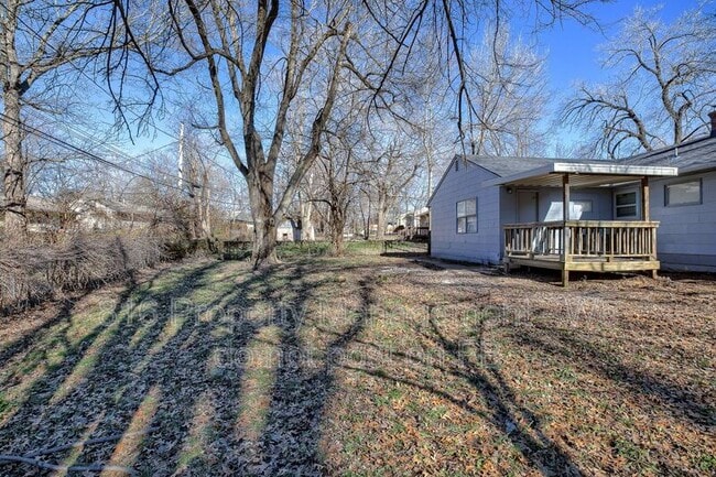 Building Photo - 11420 Manchester Ave