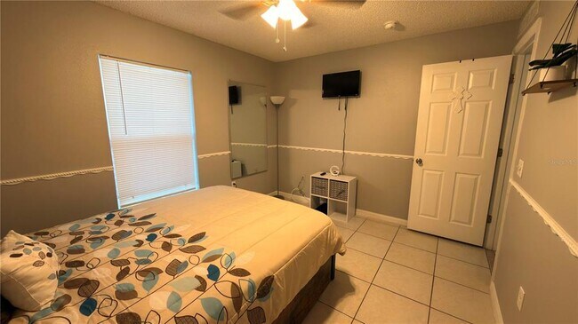 Building Photo - 627 Fisher Ct