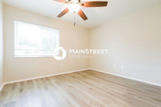 Building Photo - 3 Bedroom Pet-Friendly Home in NORTH PORT, FL with Main Street Renewal