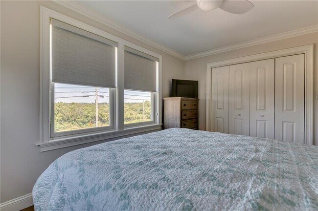 Building Photo - 154 Sand Hill Cove Rd