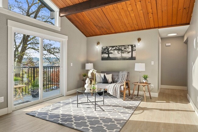 Building Photo - 9110 Redmond-Woodinville Road NE-Unit 101