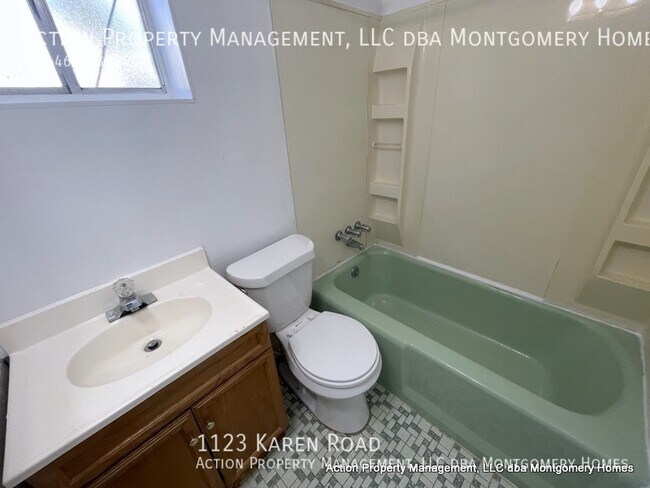 Building Photo - 1123 Karen Rd