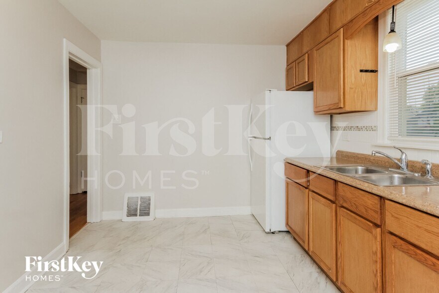 Building Photo - 3838-3216 216th Pl