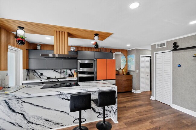 Building Photo - 363 Washington Ave