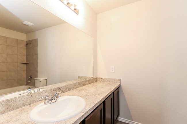 Building Photo - 2743 Madison Ct
