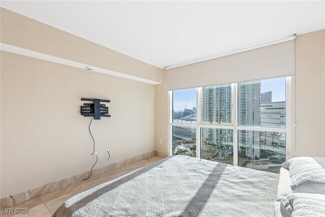 Building Photo - 2777 Paradise Rd