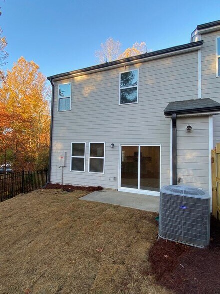 Building Photo - 151 Cedar Ln