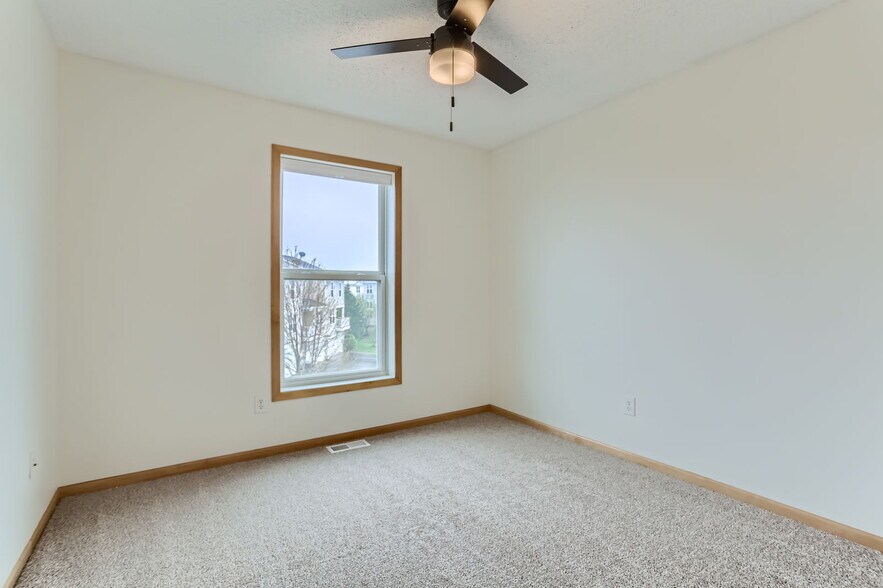 Building Photo - 15150 Fanning Dr N