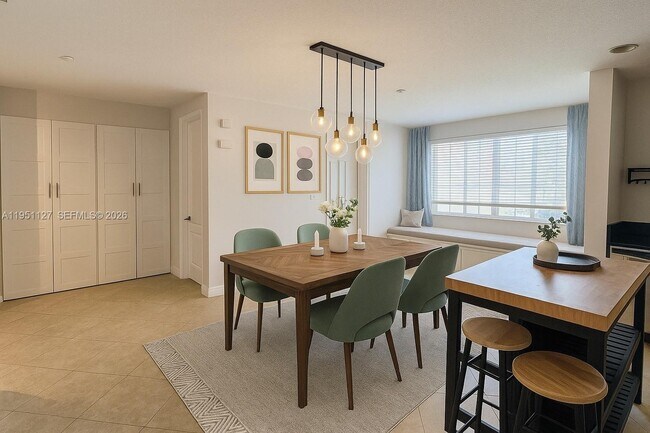 Building Photo - 312 SW 14th Ave