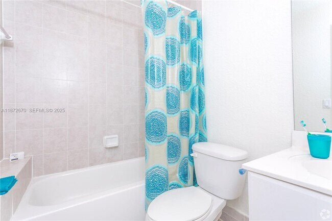 Building Photo - 2467 SE 12th St