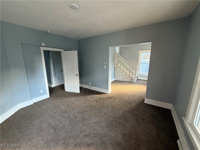 Building Photo - 204 Broad Ave NW