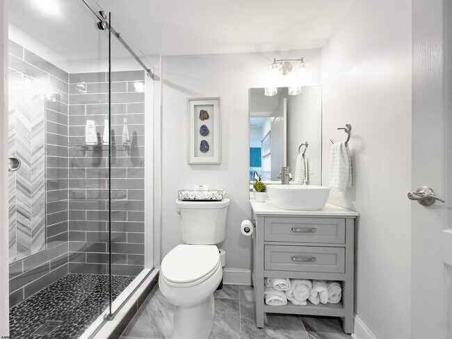 Building Photo - 9416 Amherst Ave