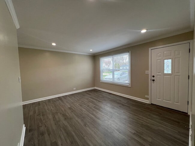 Building Photo - 206 Raupp Blvd