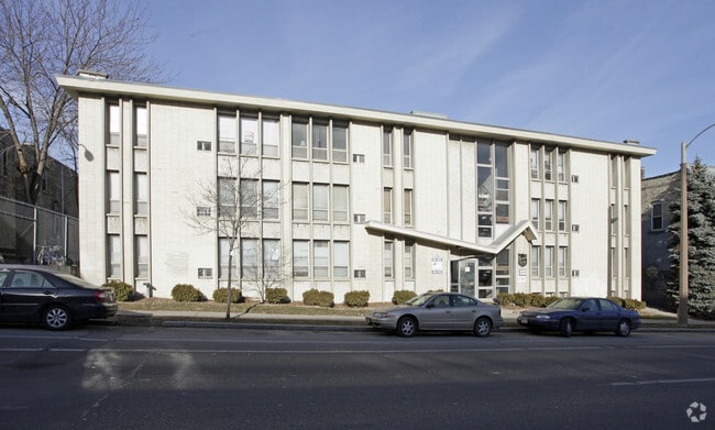Building Photo - Farwell Arms