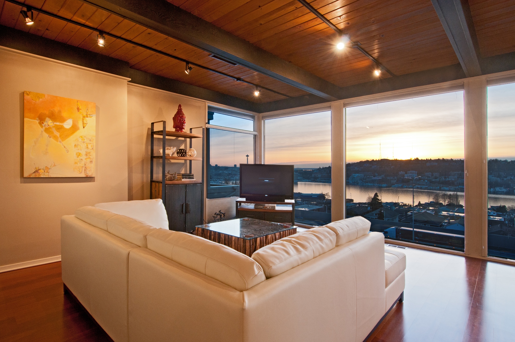 Building Photo - 1966 Harvard Ave E