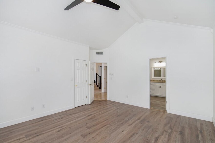 Building Photo - 918 Bellacumbre Dr