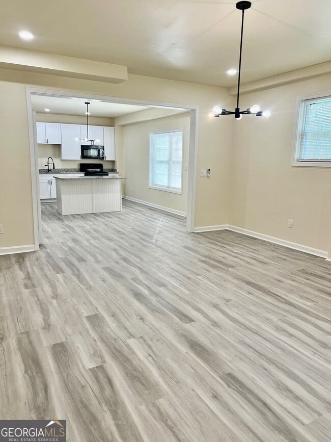 Building Photo - 4001 Oak Field Dr