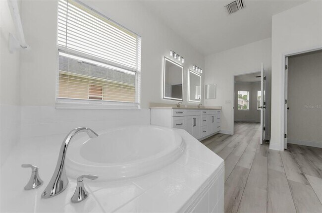 Building Photo - 3033 Stonegate Falls Dr