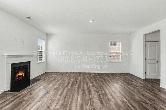 Building Photo - 1706 Heron Ct