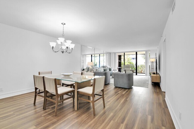 Building Photo - 1167 Hillsboro Mile