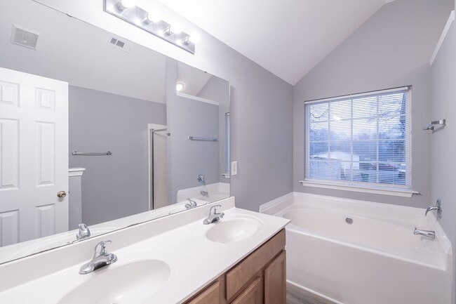 Building Photo - NEWLY RENOVATED !!!! Charming 4-Bedroom Home with Spacious Backyard!