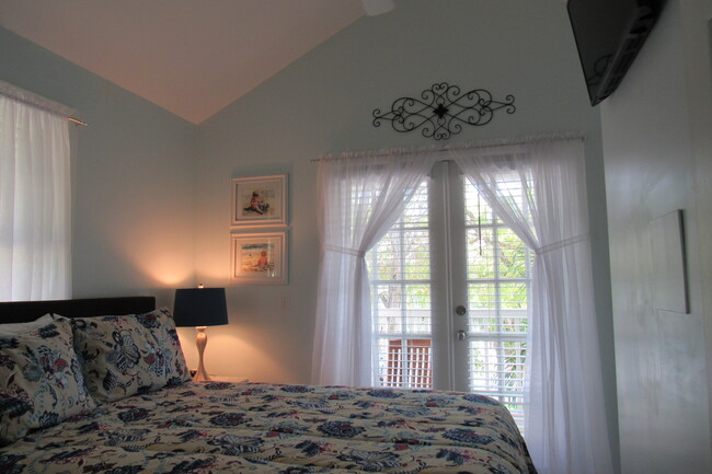 Building Photo - 6+ MONTH RENTAL-Beautifully Furnished 2 Be...