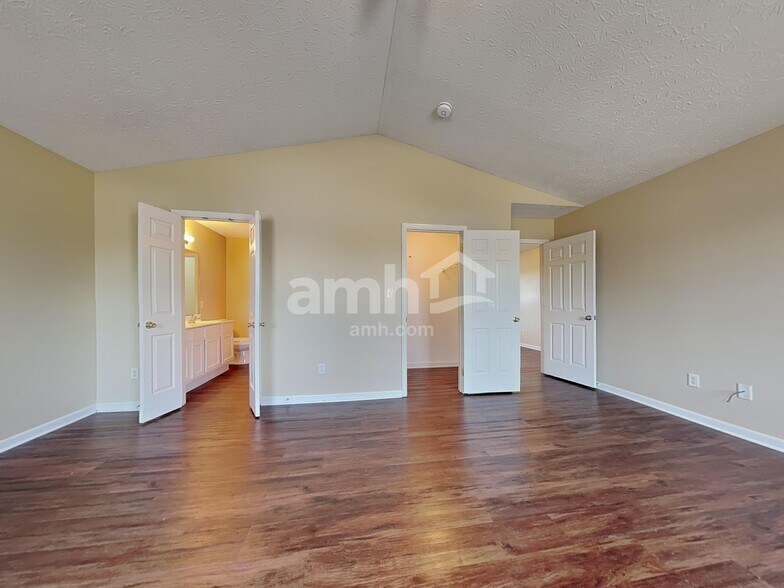 Building Photo - 107 Worthington Dr