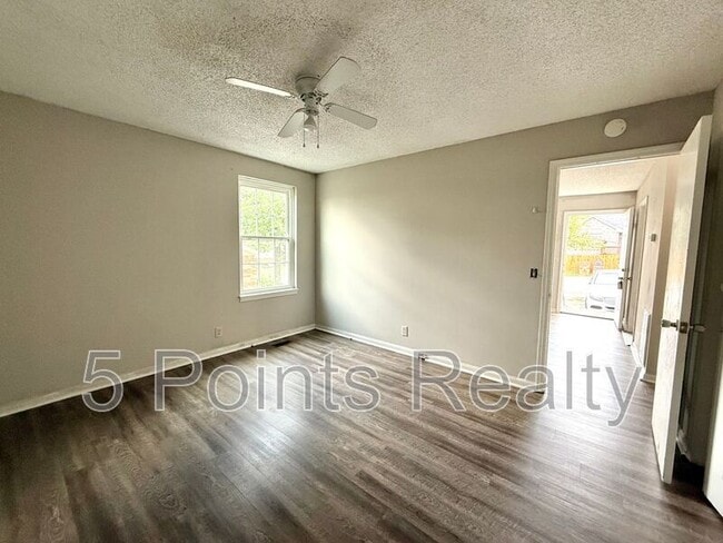 Primary Photo - 1203 Sylvia Dr