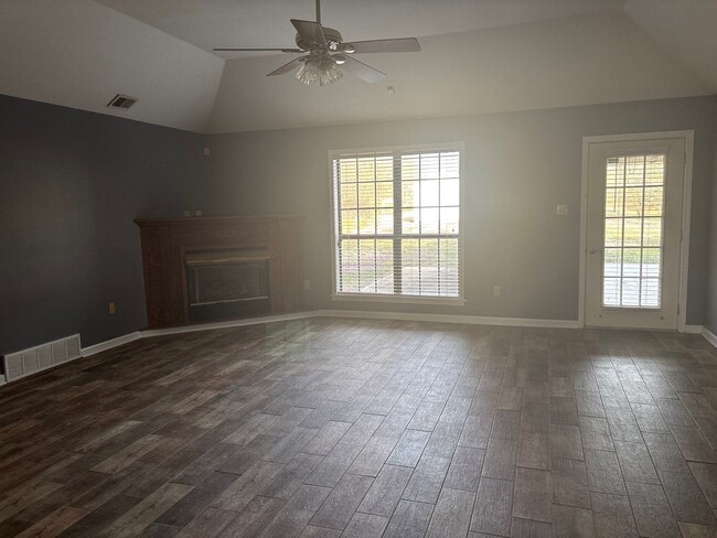 Building Photo - 375 Plum Tree Cir