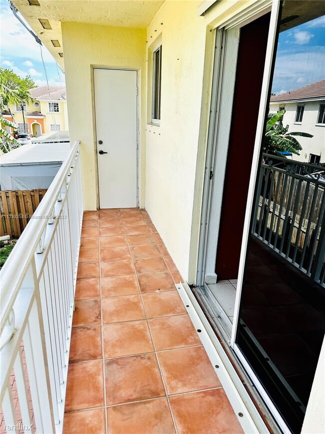 Building Photo - 3 br, 2 bath House - 7270 NW 174th Ter Apt...