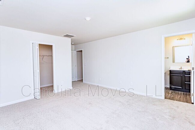 Building Photo - 303 Maplestead Farms Ct
