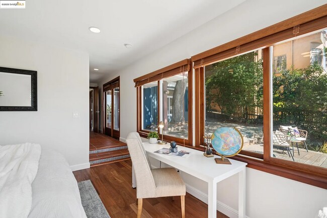 Building Photo - Berkeley Hills Beauty with Bay Views & Ele...