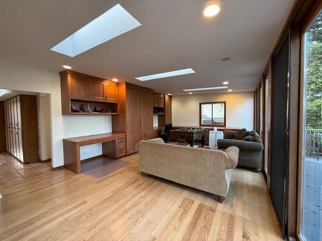 Building Photo - 240 W Floresta Way