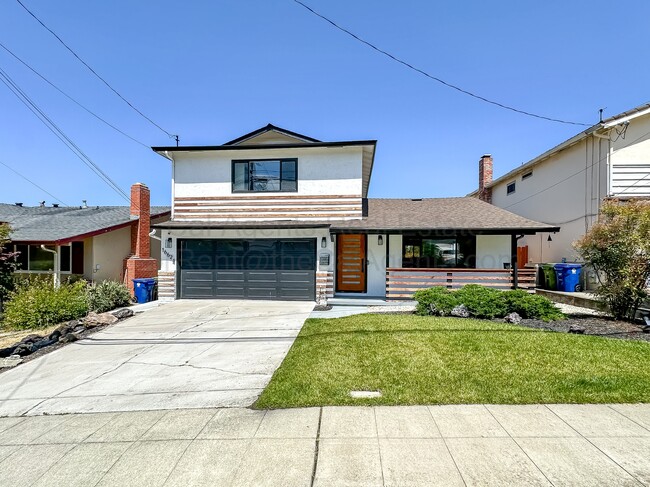 Building Photo - 16624 Selby Dr