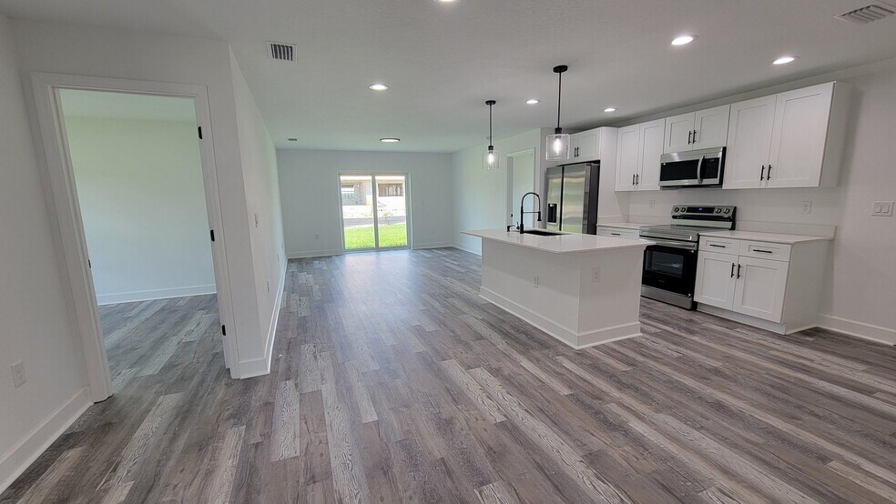 Building Photo - 20422 Dial Ave