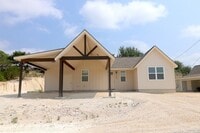 Building Photo - 2503 Golf Dr
