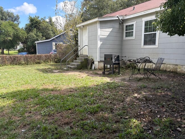 Building Photo - 511 Avondale Ct